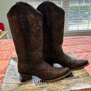 New Women’s Coral Vintage Boots